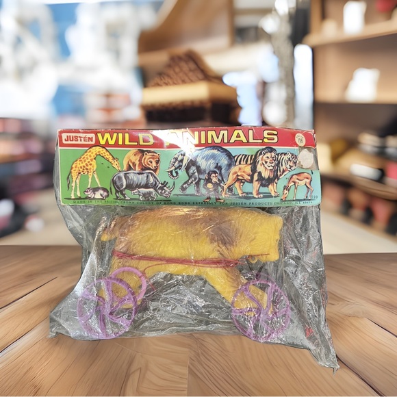 Vintage JUSTEN Wild Animals Plastic Pull Toy UNOPENED Bear 🐻 British Colony - Picture 2 of 4